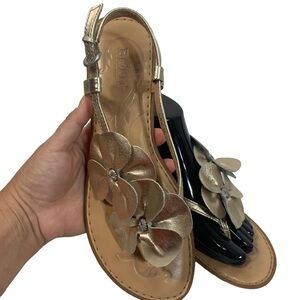 🌸2/$25 b.o.c. Gold-Tone Flower Petal Thong Sandals Flats Ankle Straps Buckle